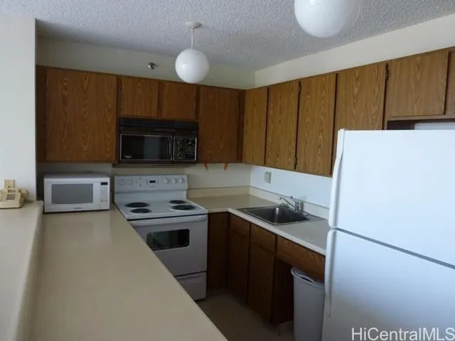 $1,775 | 98-402 Koauka Loop, Unit 410, Aiea, HI 96701