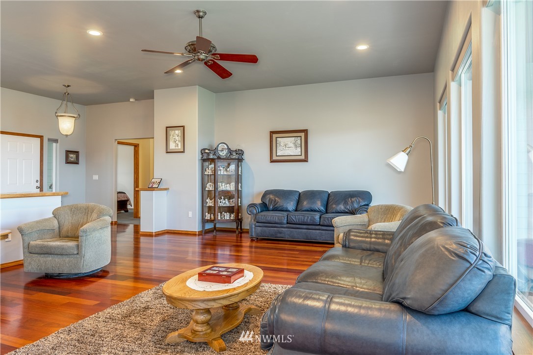 615 Chelan Trails Road Manson, WA 98831 - Photo 6 of 25 Gallery Image 6