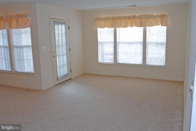 9600 Haven Farm Road, Unit 9600D Perry Hall, MD 21128 - Photo 3 of 27 Living Room