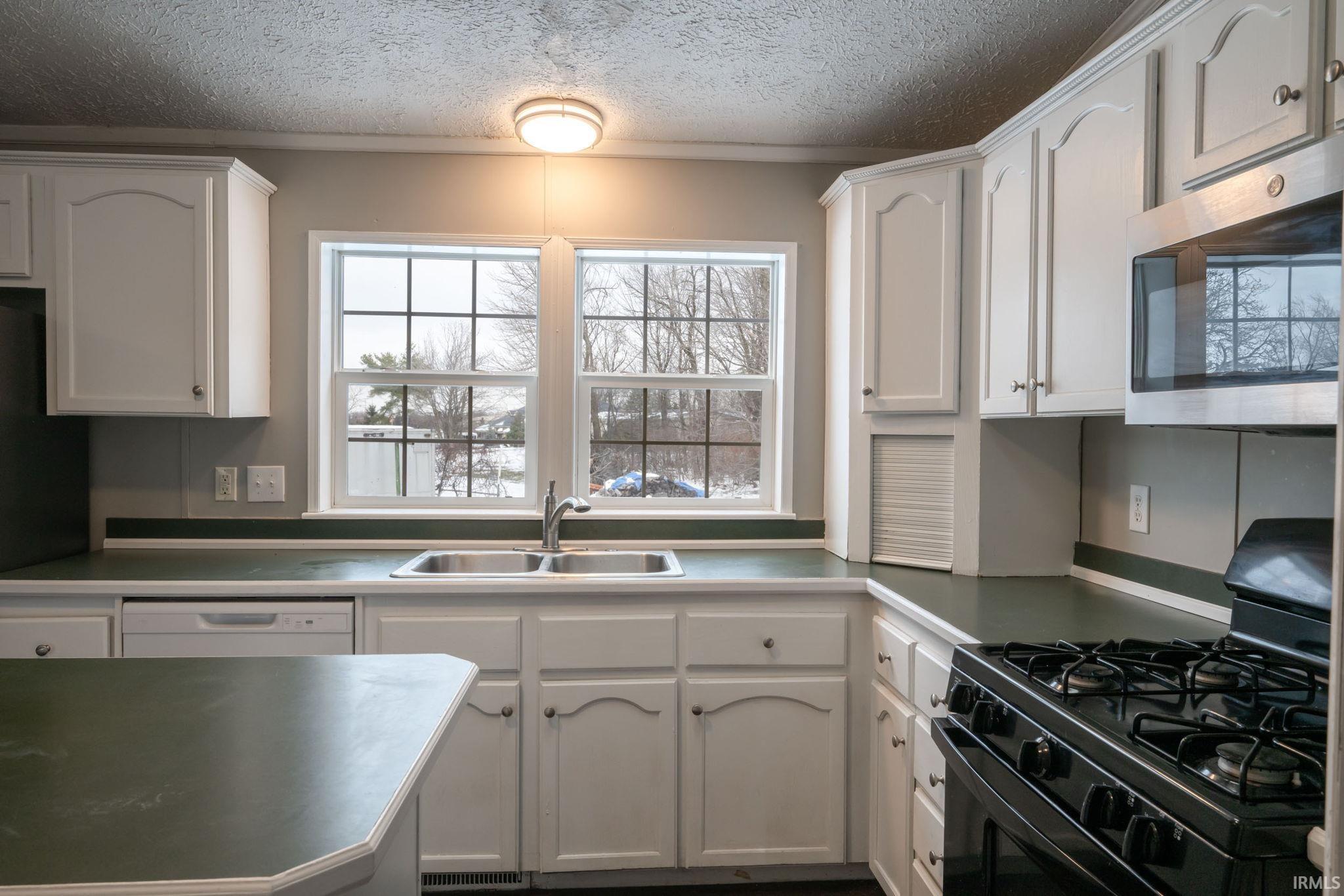 9710 Auburn Road Fort Wayne, IN 46825 - Photo 18 of 36 Gallery Image 18