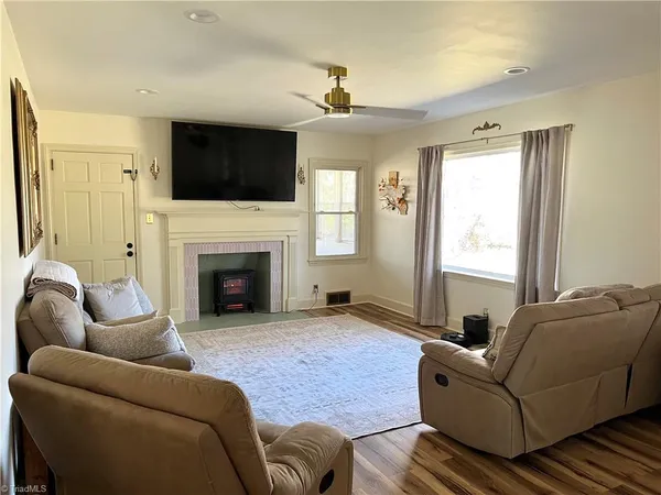 $1,800 | 5144 Sunrise Terrace, Winston-Salem, NC 27105