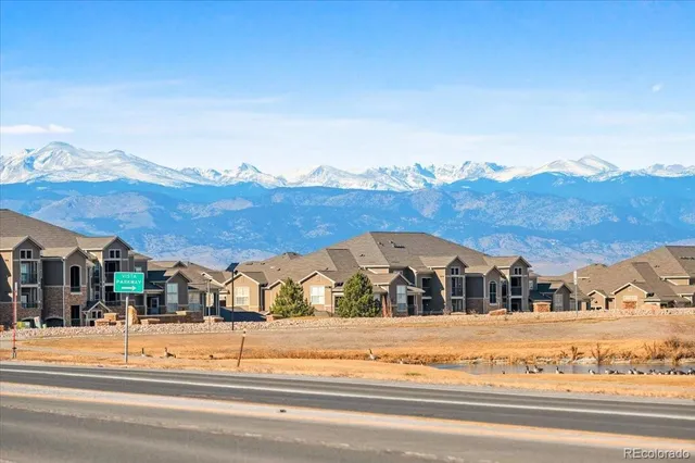 a black and white photo of a bathroom