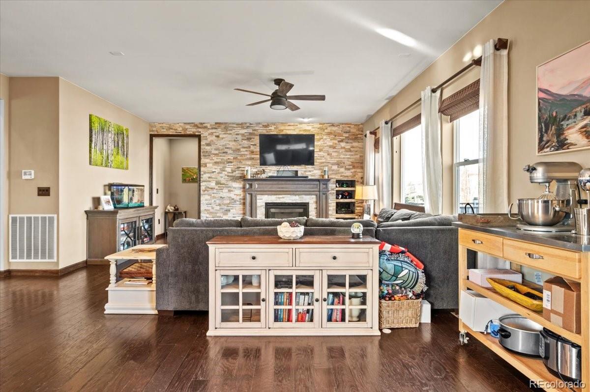 1313 Single Tree Lane Erie, CO 80516 - Photo 9 of 50