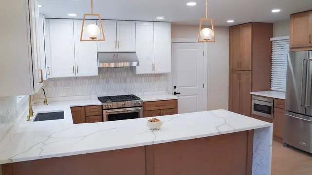 $659,000 | 103 East Berkshire Lane, Mount Prospect, IL 60056