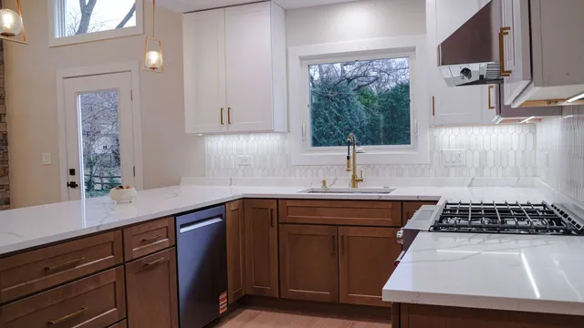 $659,000 | 103 East Berkshire Lane, Mount Prospect, IL 60056