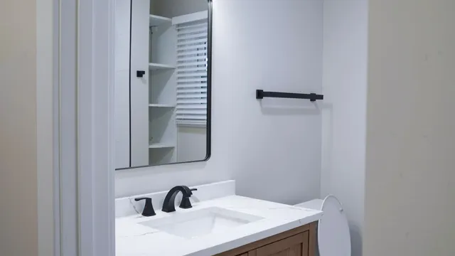 $659,000 | 103 East Berkshire Lane, Mount Prospect, IL 60056