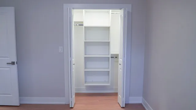 $659,000 | 103 East Berkshire Lane, Mount Prospect, IL 60056