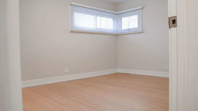 $659,000 | 103 East Berkshire Lane, Mount Prospect, IL 60056