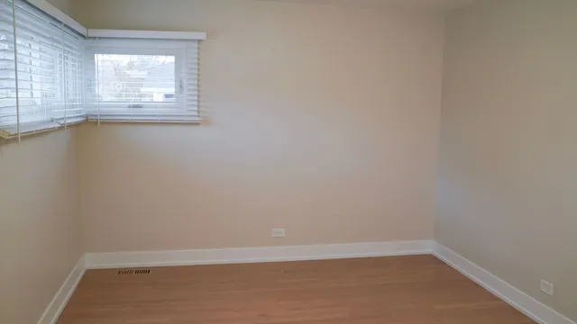 $659,000 | 103 East Berkshire Lane, Mount Prospect, IL 60056