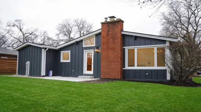 $659,000 | 103 East Berkshire Lane, Mount Prospect, IL 60056