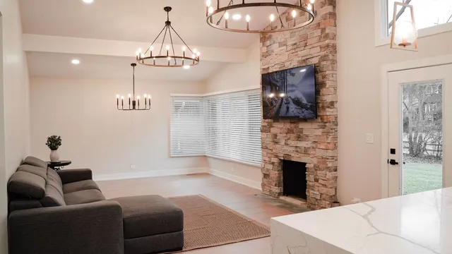 $659,000 | 103 East Berkshire Lane, Mount Prospect, IL 60056