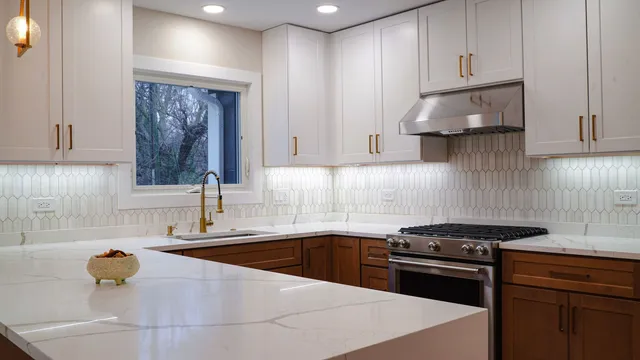 $659,000 | 103 East Berkshire Lane, Mount Prospect, IL 60056