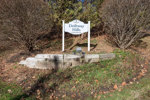 $2,500 | 8 Driftway Road, Unit C1, Danbury, CT 06811