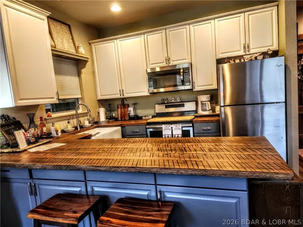 $429,000 | 23 Cottage Park East, Unit 9, Camdenton, MO 65020