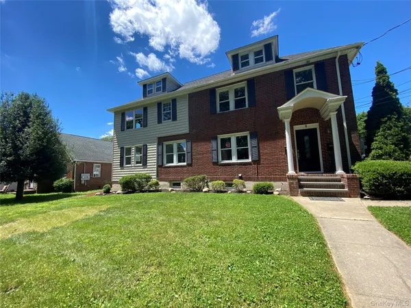 $4,100 | 9 Nassau Road, Unit 1, Glen Cove, NY 11542