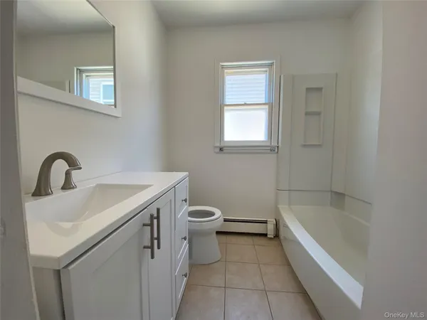 $4,100 | 9 Nassau Road, Unit 1, Glen Cove, NY 11542