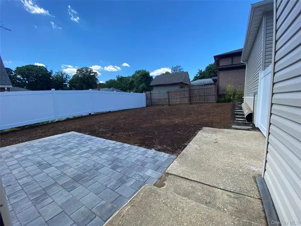 $4,100 | 9 Nassau Road, Unit 1, Glen Cove, NY 11542