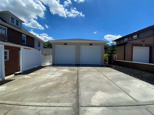 $4,100 | 9 Nassau Road, Unit 1, Glen Cove, NY 11542