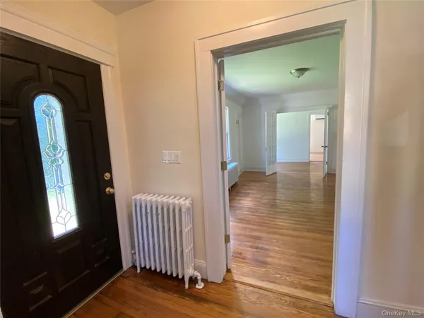 $4,100 | 9 Nassau Road, Unit 1, Glen Cove, NY 11542