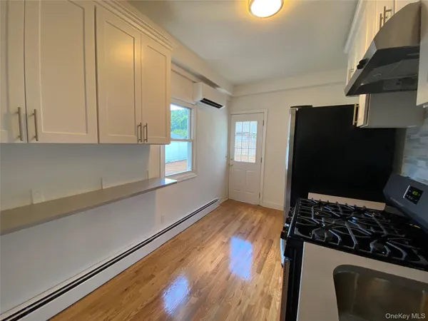 $4,100 | 9 Nassau Road, Unit 1, Glen Cove, NY 11542