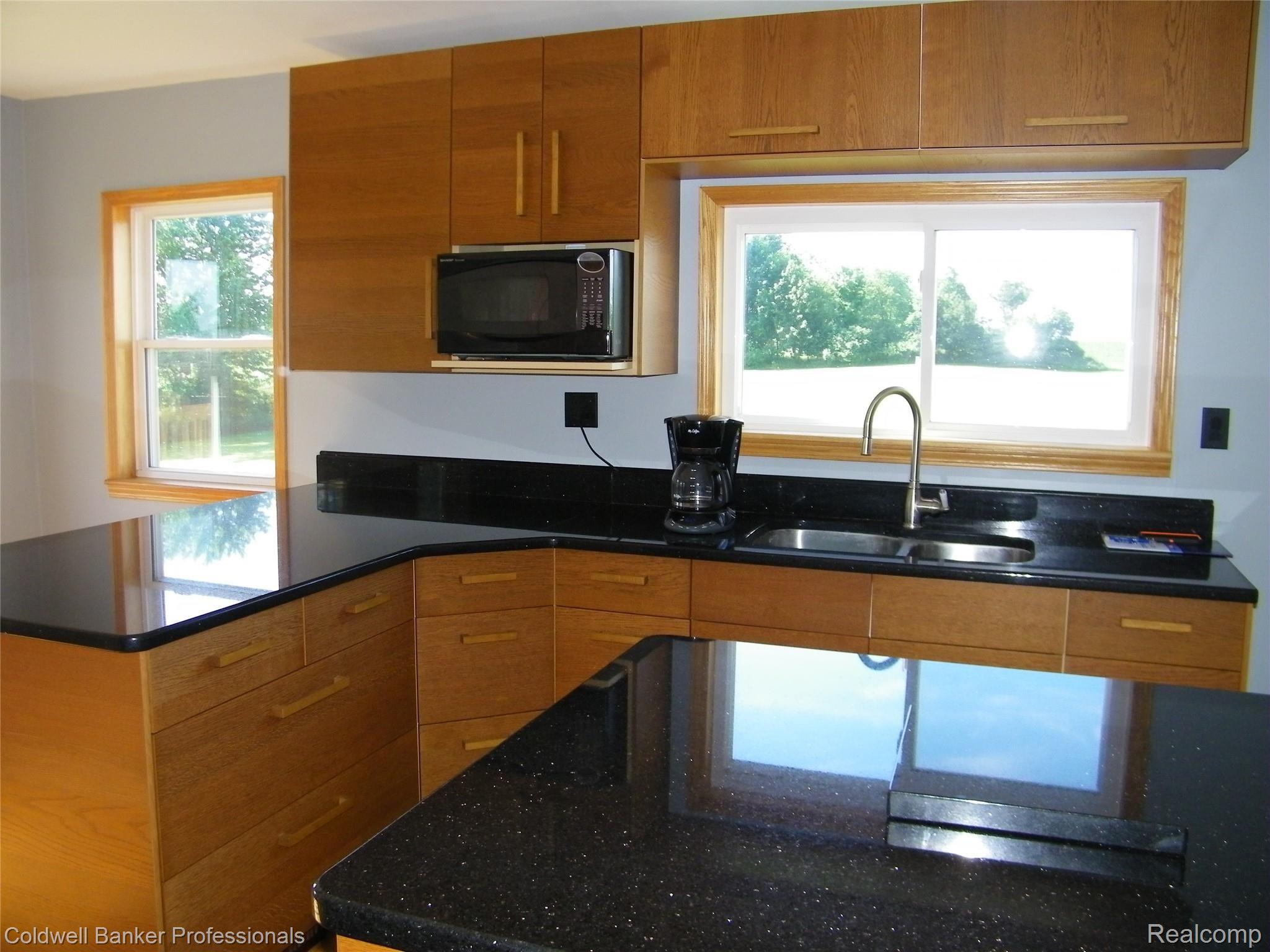 5740 East Burnside Road North Branch, MI 48461 - Photo 9 of 33 102_0317.JPG