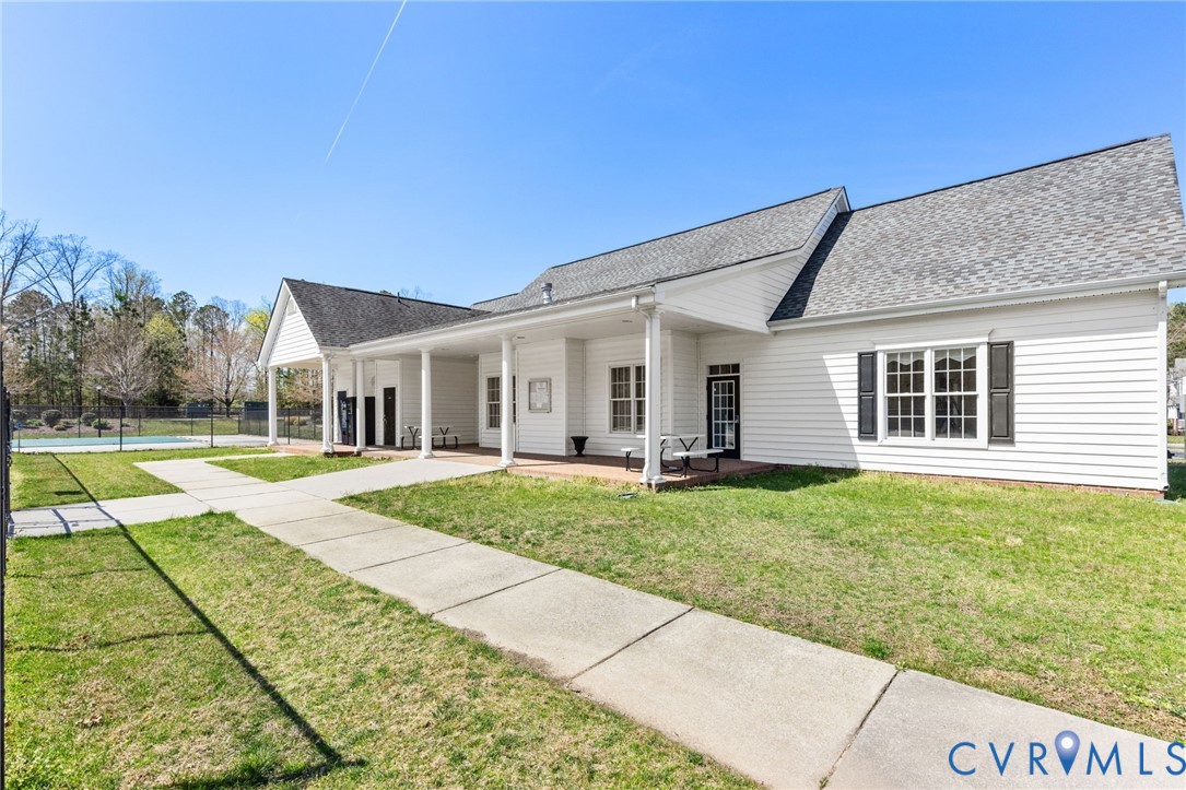 1925 Kennington Park Road Aylett, VA 23009 - Photo 28 of 32 a view of a house with backyard and porch