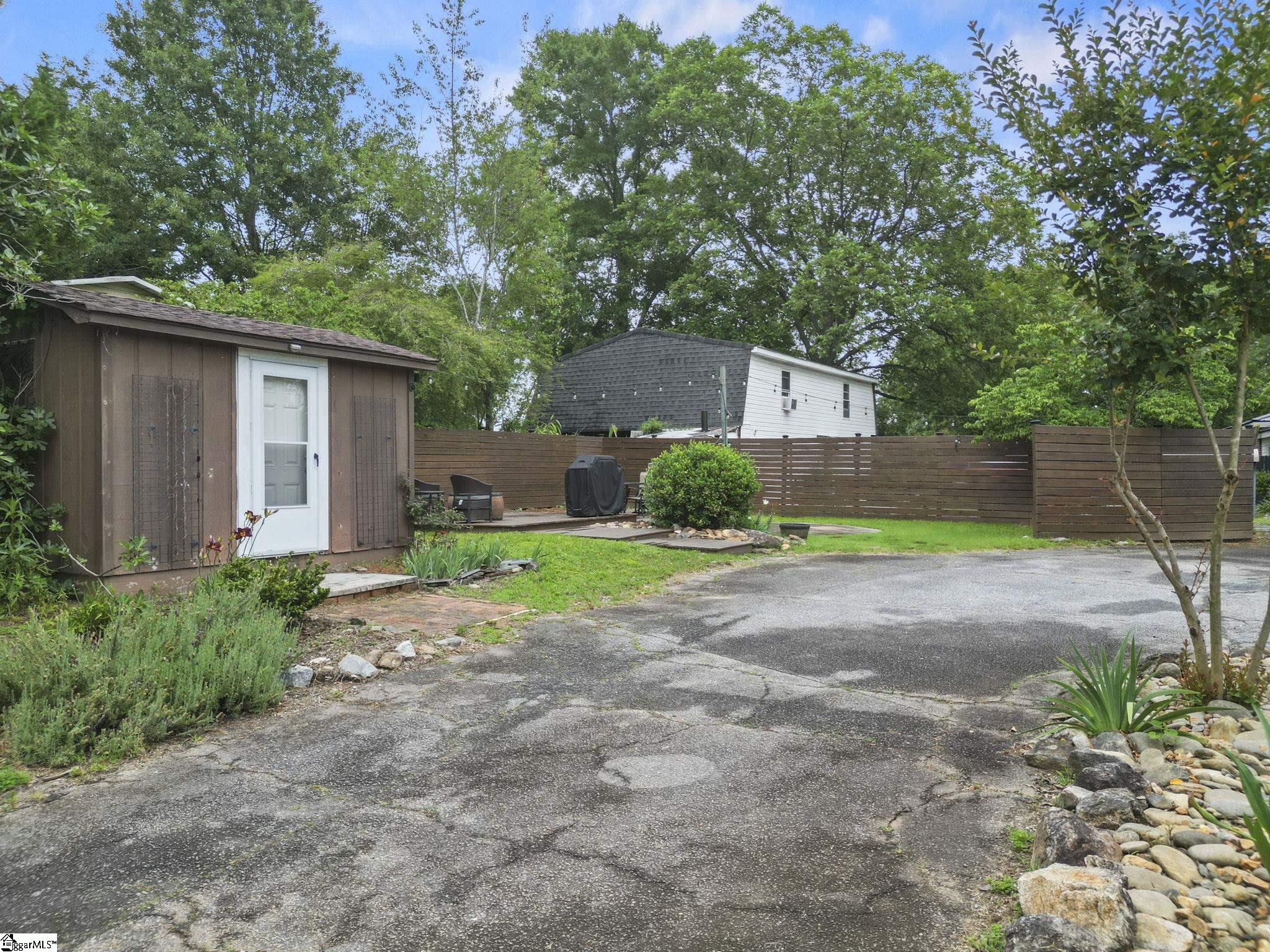 207 Oates Avenue Easley, SC 29640 - Photo 47 of 50