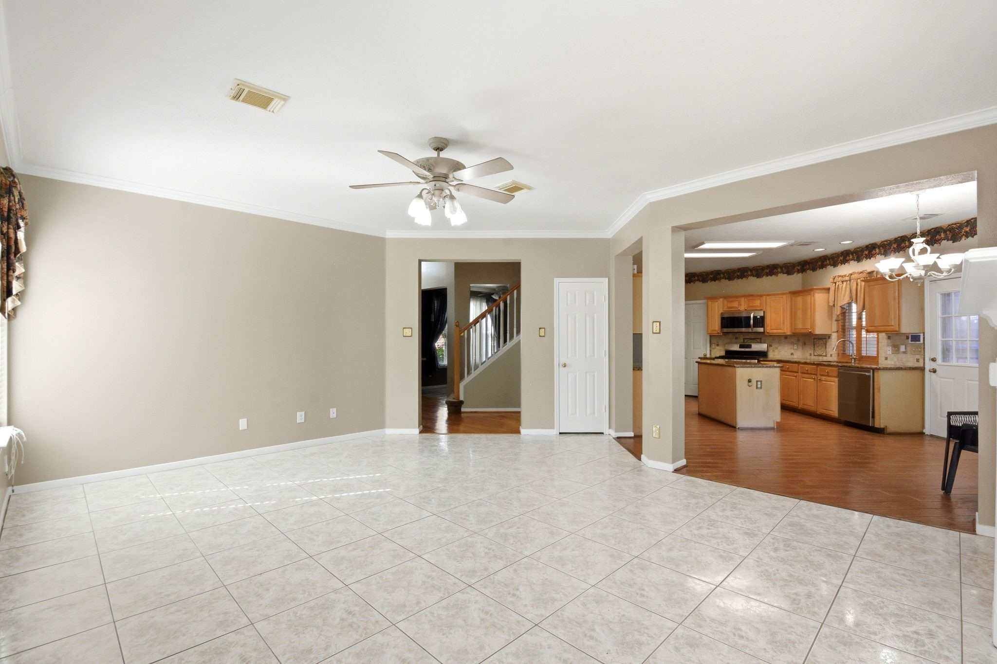 2718 Honeysuckle Walk Spring, TX 77388 - Photo 13 of 44