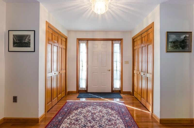8 Castleton Court Merrimack, NH 03054 - Photo 3 of 40