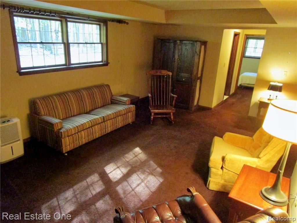 19209 Meridian Road Grosse Ile, MI 48138 - Photo 26 of 38 IMG_0563.jpg
