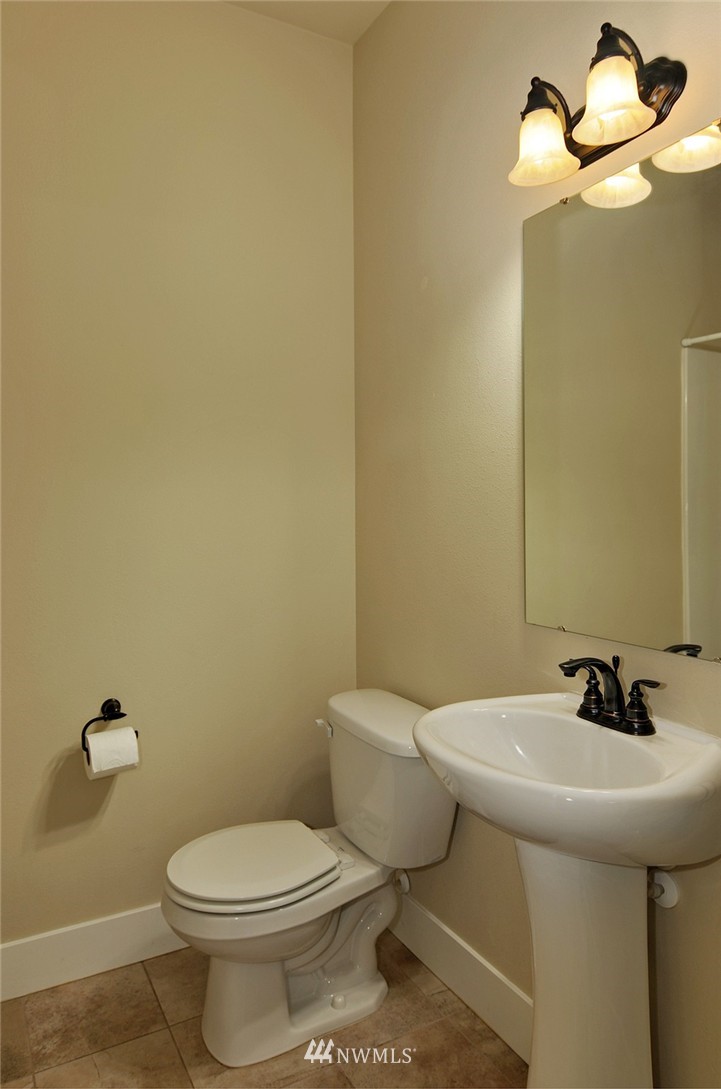13456 191st Avenue Southeast Renton, WA 98059 - Photo 11 of 24 Gallery Image 11
