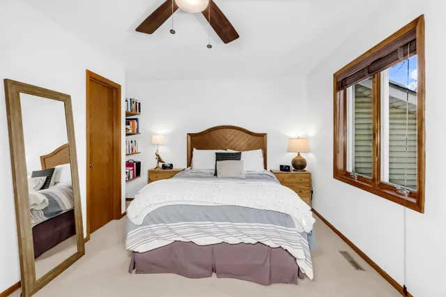 $395,000 | 4609 Heather Way North, Oakdale, MN 55128