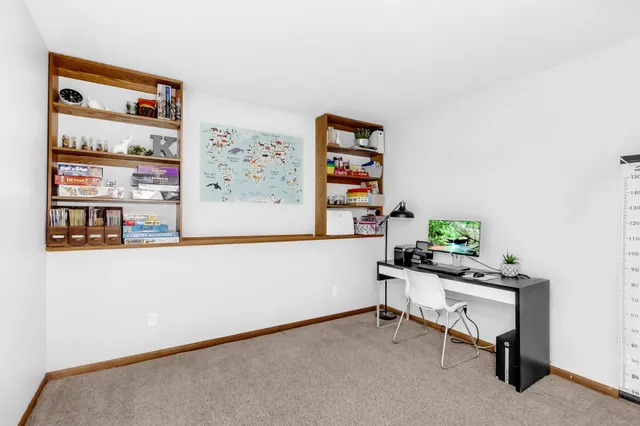 $395,000 | 4609 Heather Way North, Oakdale, MN 55128