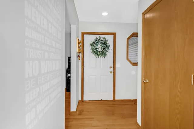 $395,000 | 4609 Heather Way North, Oakdale, MN 55128