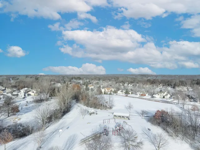 $395,000 | 4609 Heather Way North, Oakdale, MN 55128