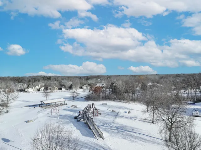 $395,000 | 4609 Heather Way North, Oakdale, MN 55128