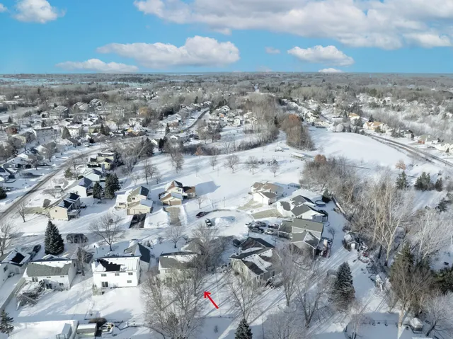 $395,000 | 4609 Heather Way North, Oakdale, MN 55128