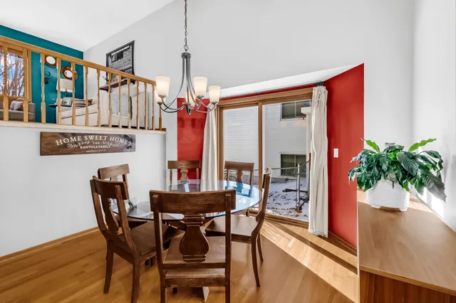 $395,000 | 4609 Heather Way North, Oakdale, MN 55128