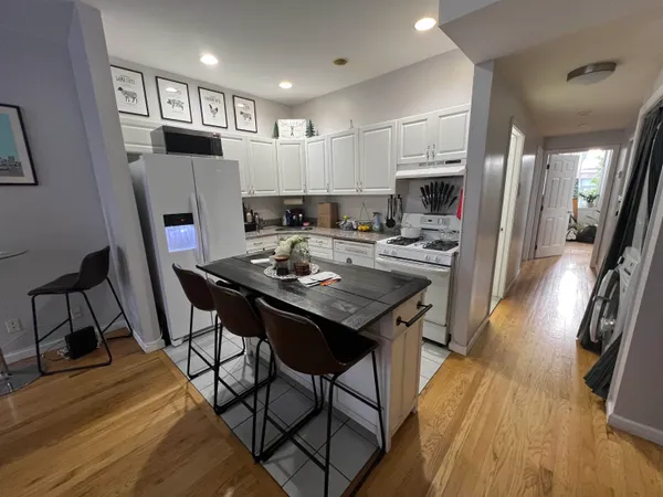 $5,500 | 806 Washington Street, Unit 2, Hoboken, NJ 07030