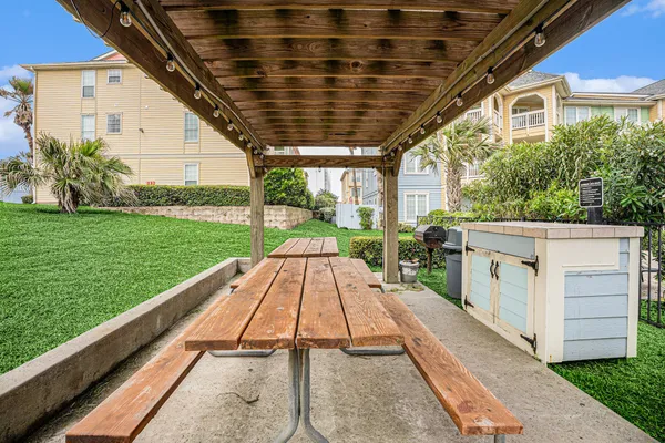 $345,000 | 7000 Seawall Boulevard, Unit 1011, Galveston, TX 77551