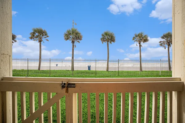 $345,000 | 7000 Seawall Boulevard, Unit 1011, Galveston, TX 77551
