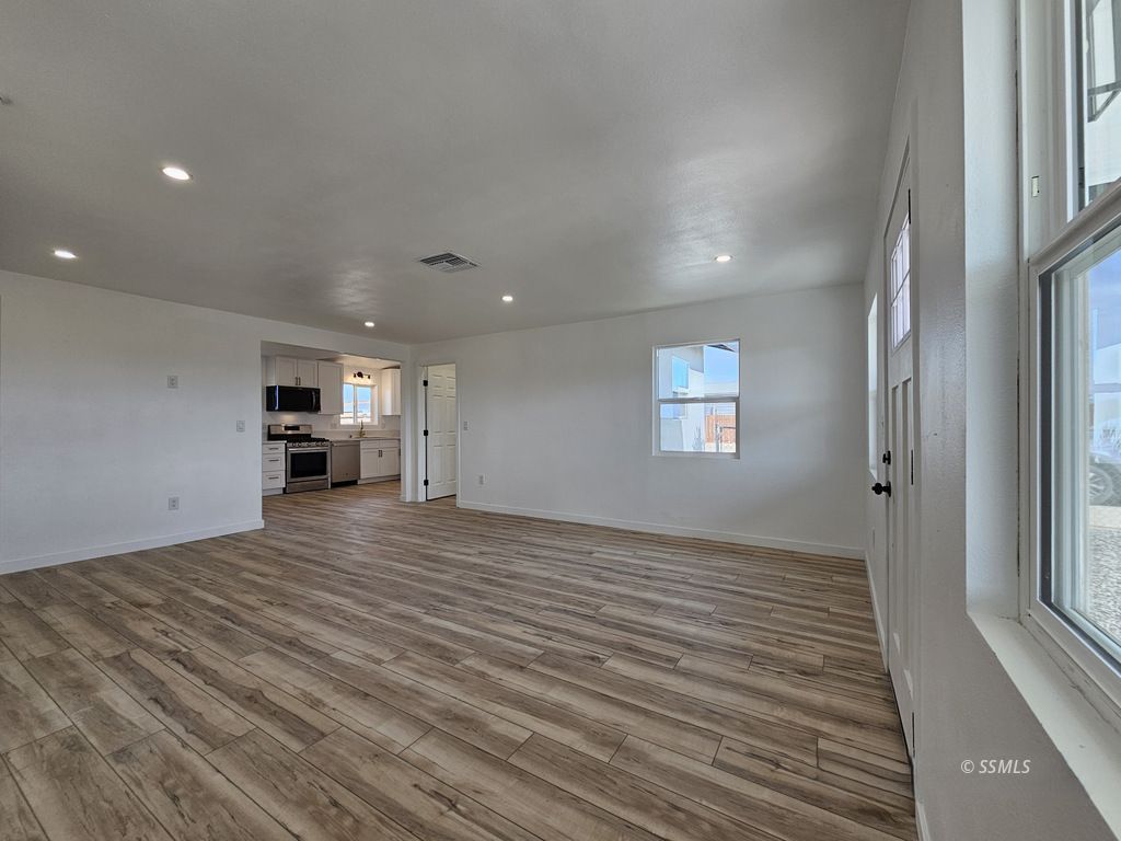 200 North Kern Street Ridgecrest, CA 93555 - Photo 10 of 37