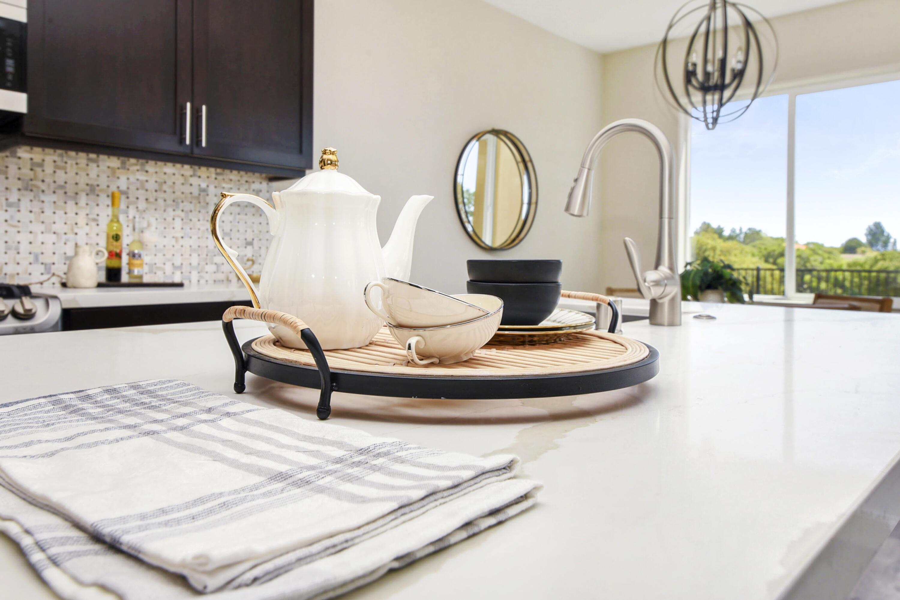 280 Oak Hill Drive Lompoc, CA 93436 - Photo 16 of 31 a living room with furniture