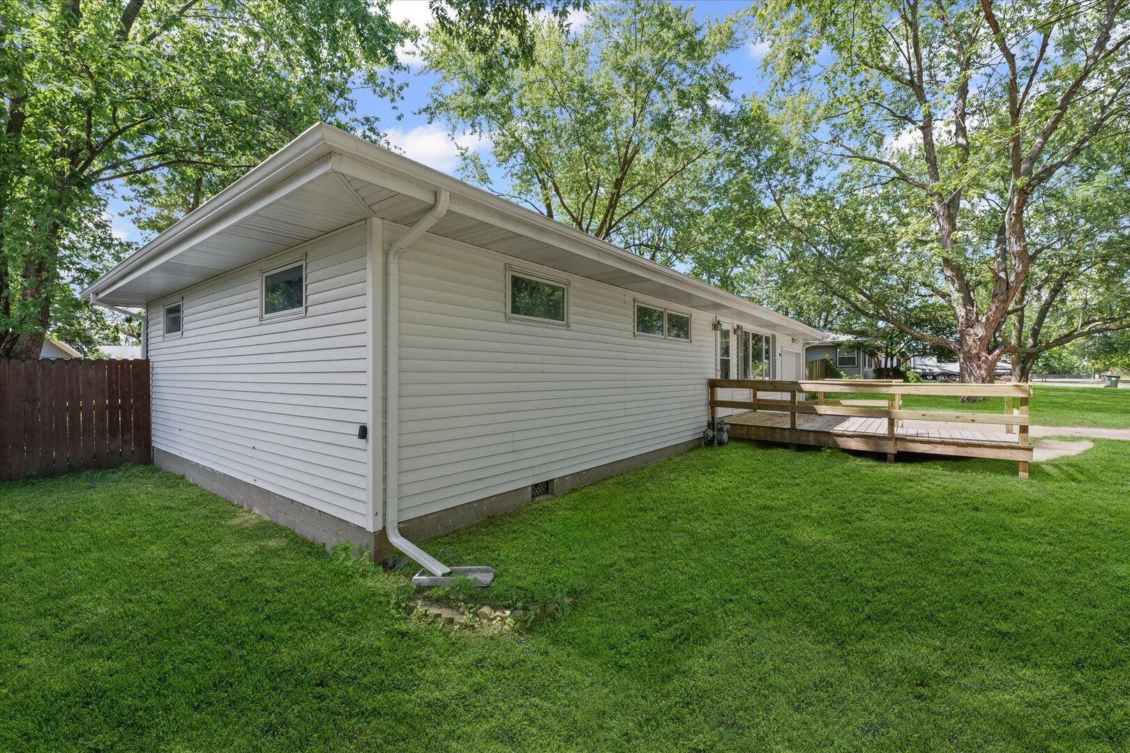 1403 Dawn Road Urbana, IL 61802 - Photo 33 of 34 Gallery Image 33
