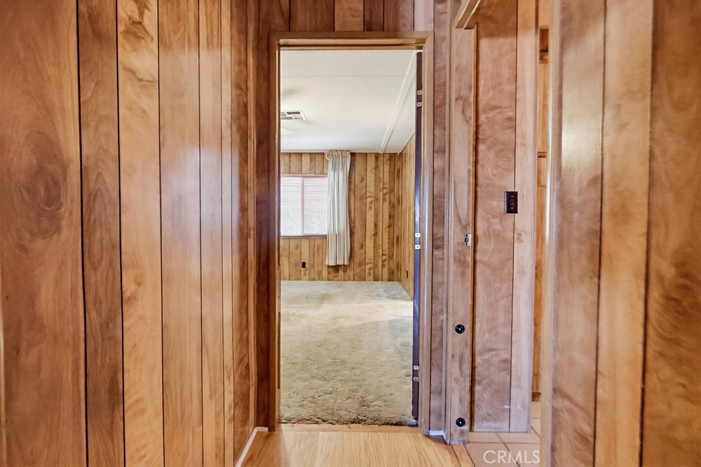 31244 North Lakehills Road Castaic, CA 91384 - Photo 31 of 72 Hallway