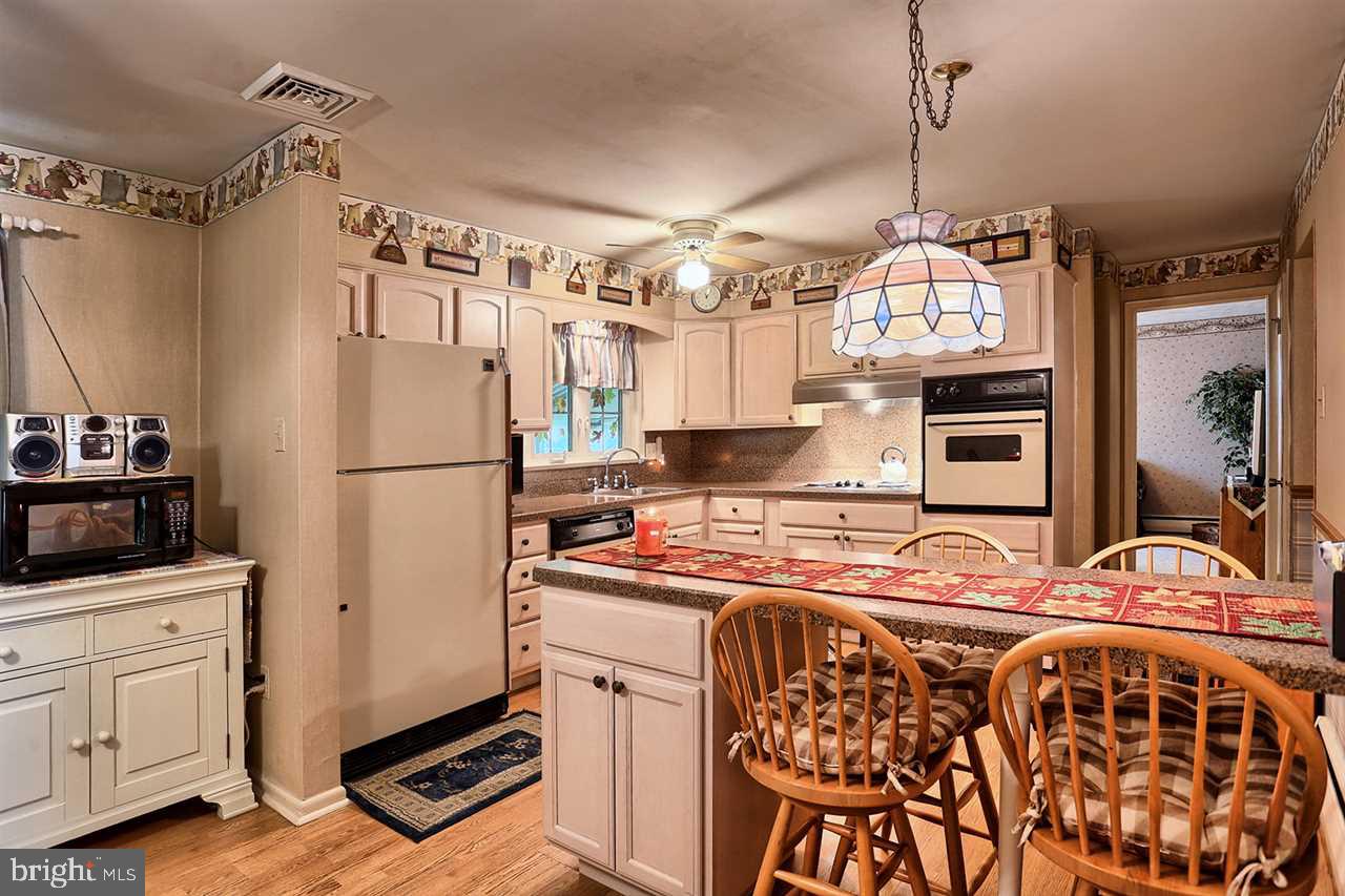 42 Gale Road Camp Hill, PA 17011 - Photo 8 of 25 Gallery Image 8