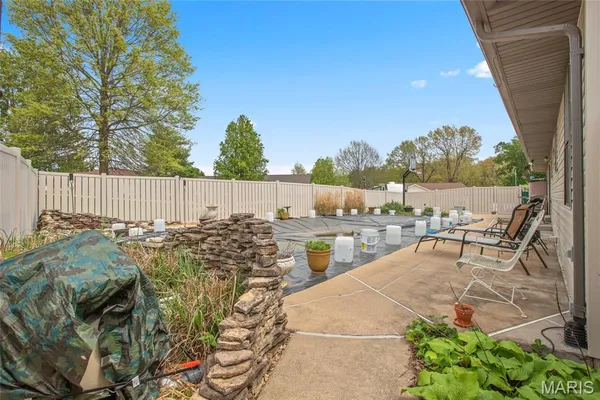 $324,000 | 4 Arlington Oaks Drive, Cedar Hill, MO 63016