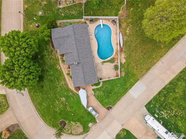 $324,000 | 4 Arlington Oaks Drive, Cedar Hill, MO 63016
