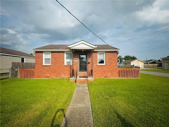 $1,475 | 627 Keller Avenue, Westwego, LA 70094