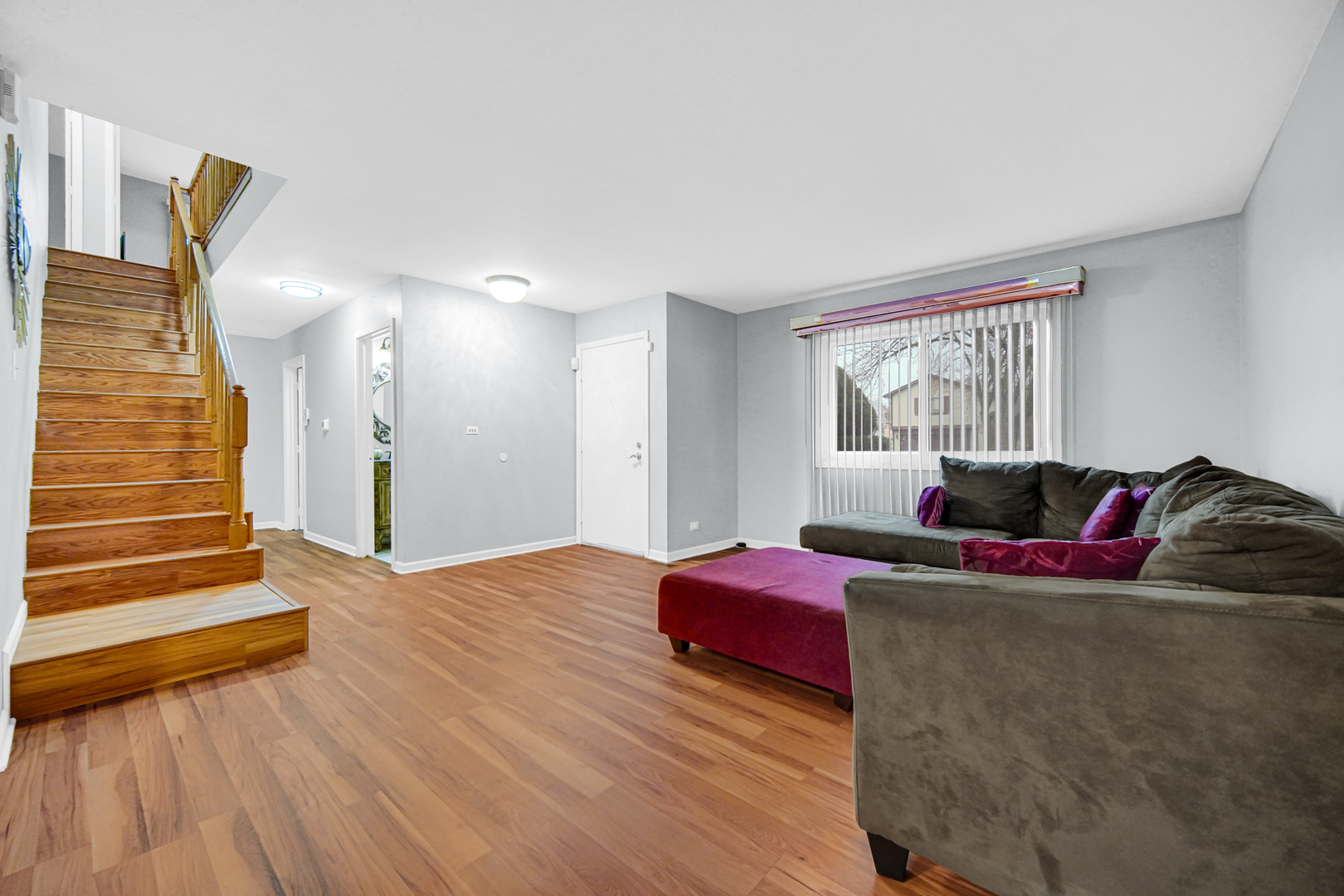 40 Huntingwood Road Matteson, IL 60443 - Photo 5 of 27 a living room with furniture and a wooden floor
